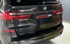 Carbon rear trunk insert for BMW X7