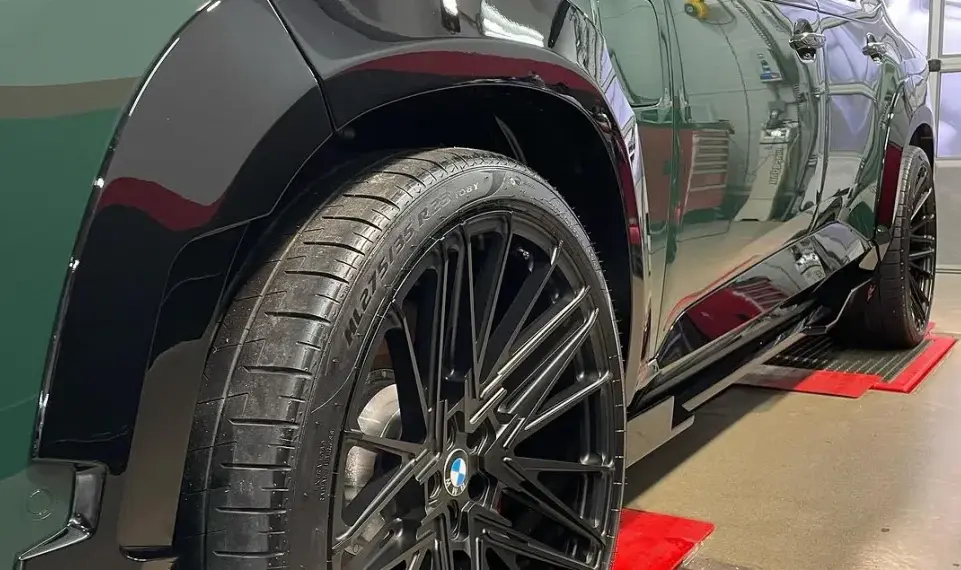 Side skirts for BMW XM