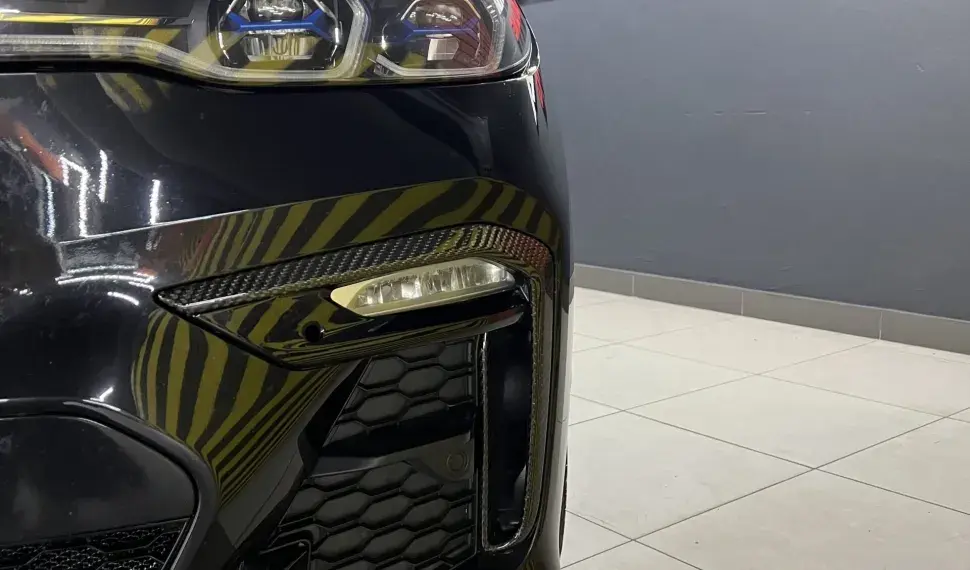 Carbon front bumper inserts for BMW X7