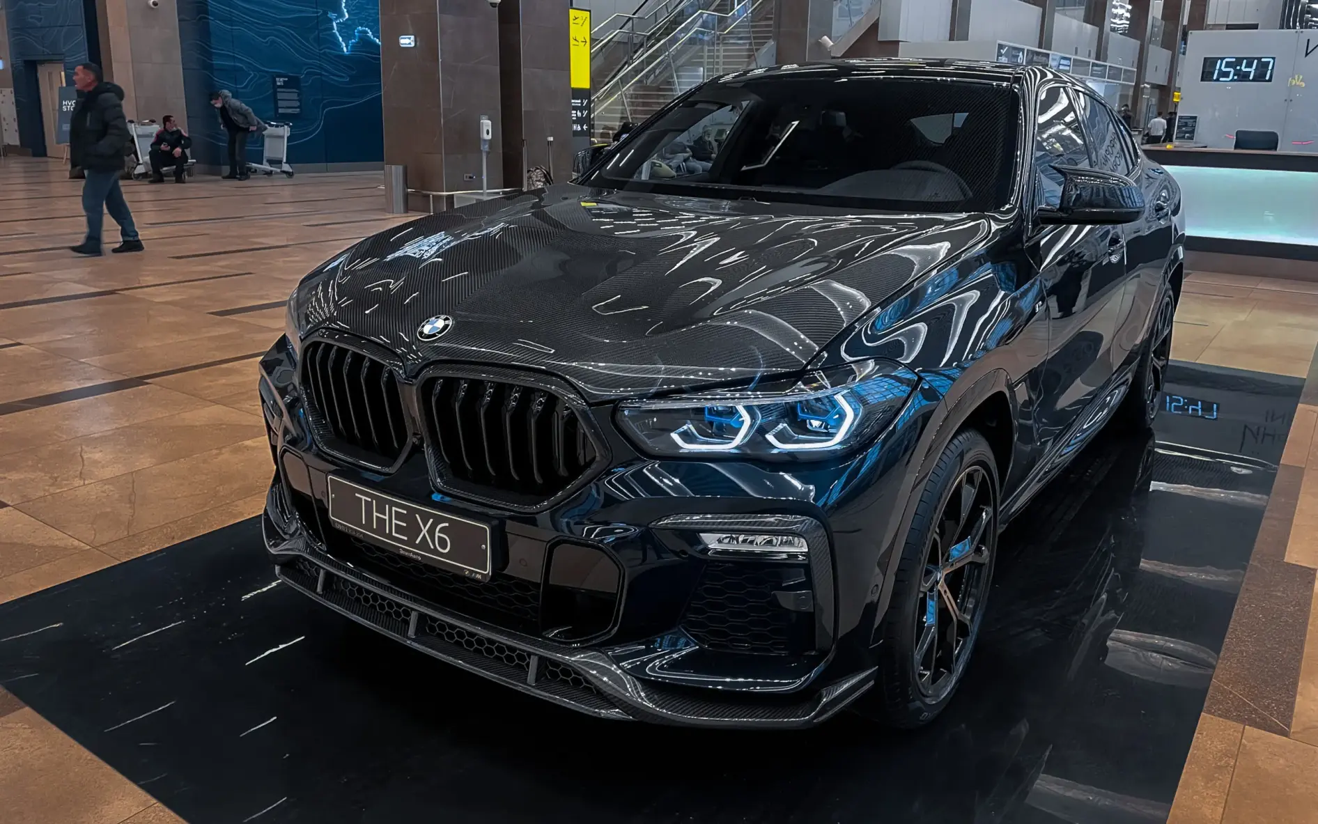Carbon hood for BMW X6 G06 / F96