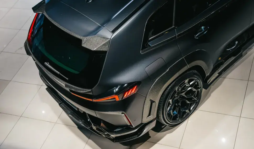 Carbon-Heckmittelspoiler für BMW XM