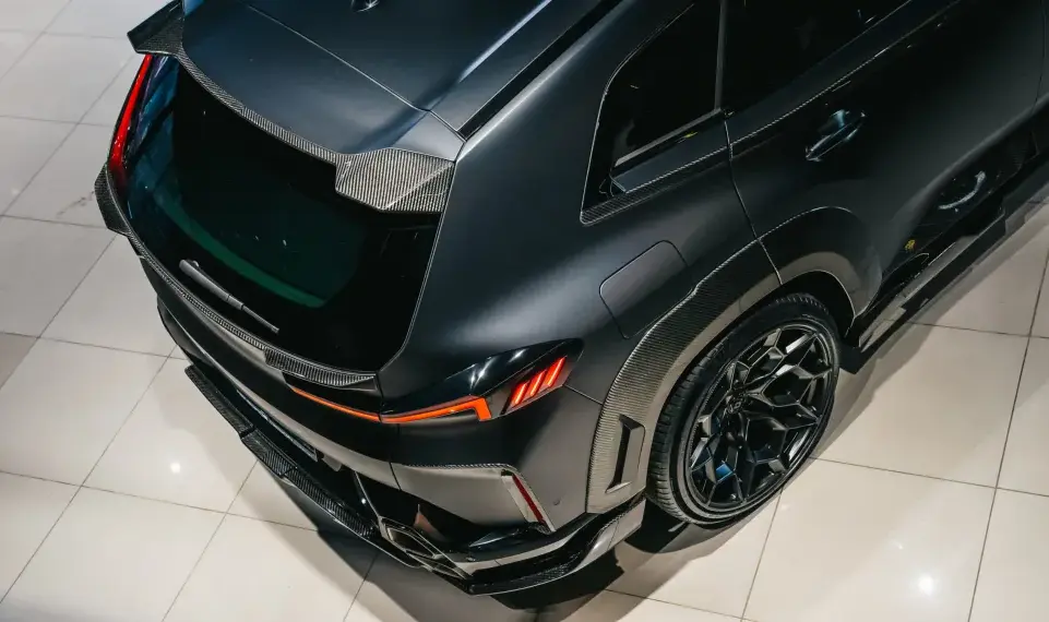 Carbon-Heckmittelspoiler für BMW XM