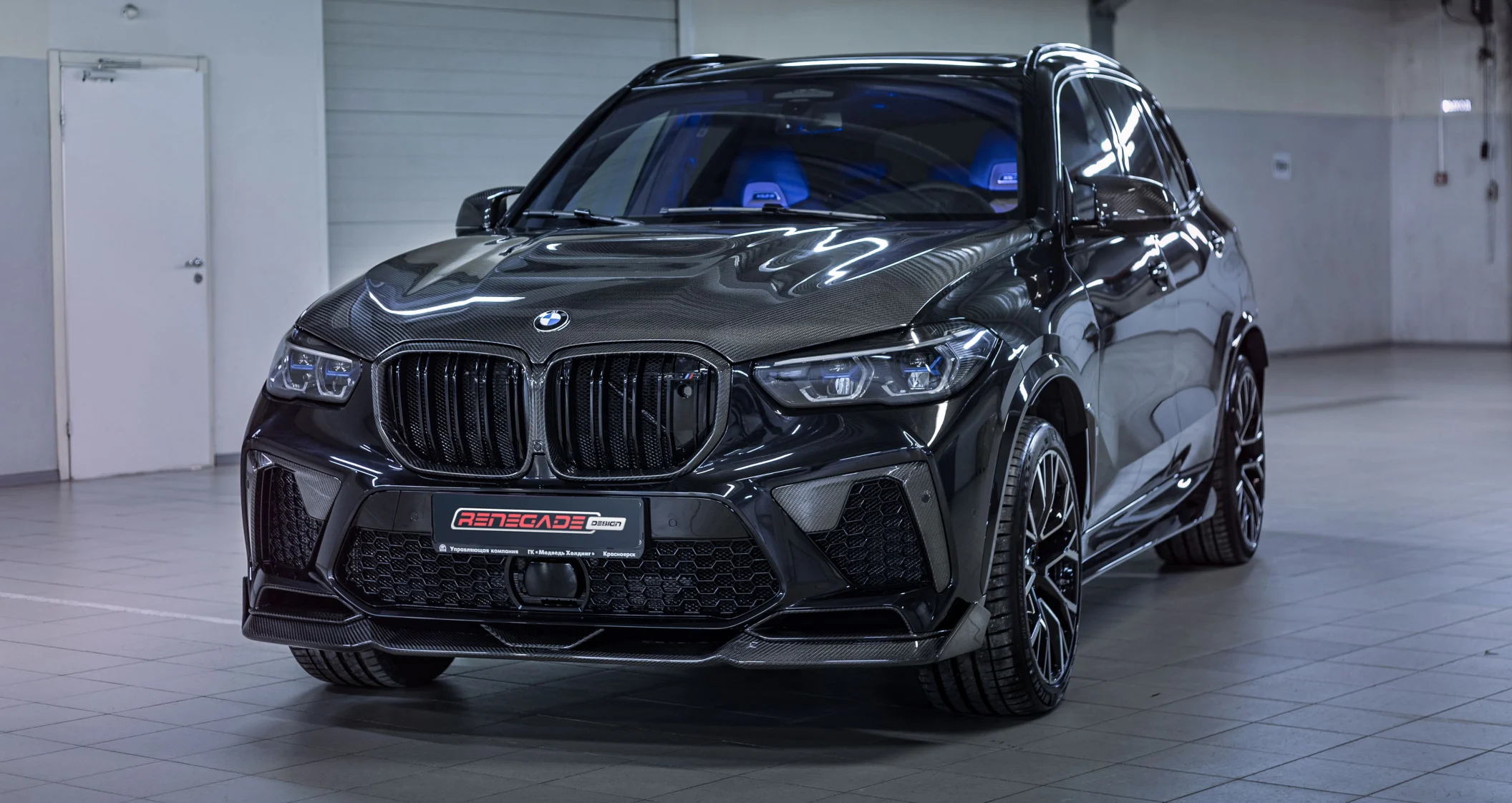 BMW X5M F95 in Black Sapphire: komplettes 6K Carbon — weil „Maximum“ keine halbe Sache ist