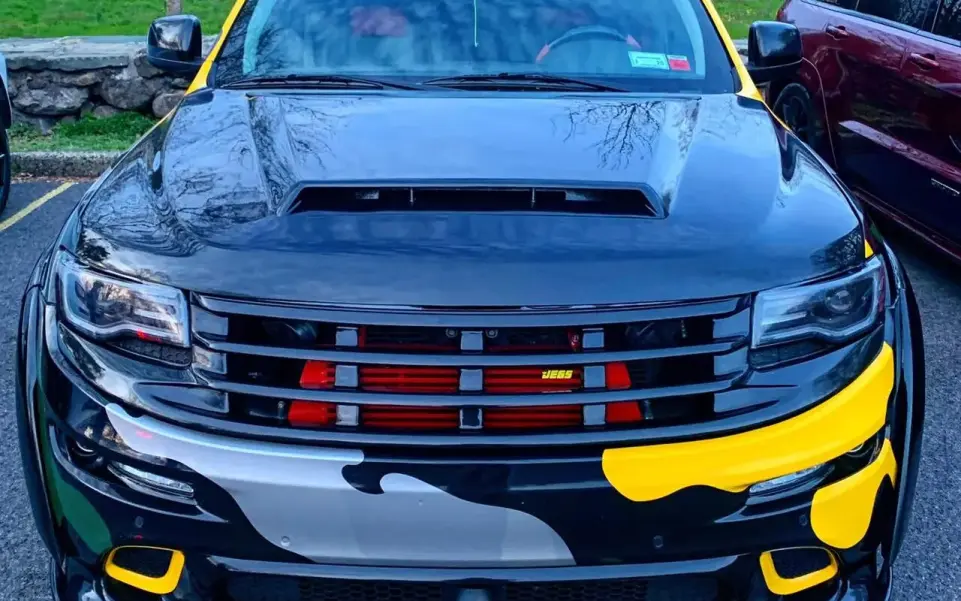 Demon hood for Jeep Grand Cherokee WK2