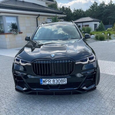 Inga Poland Black BMW X7