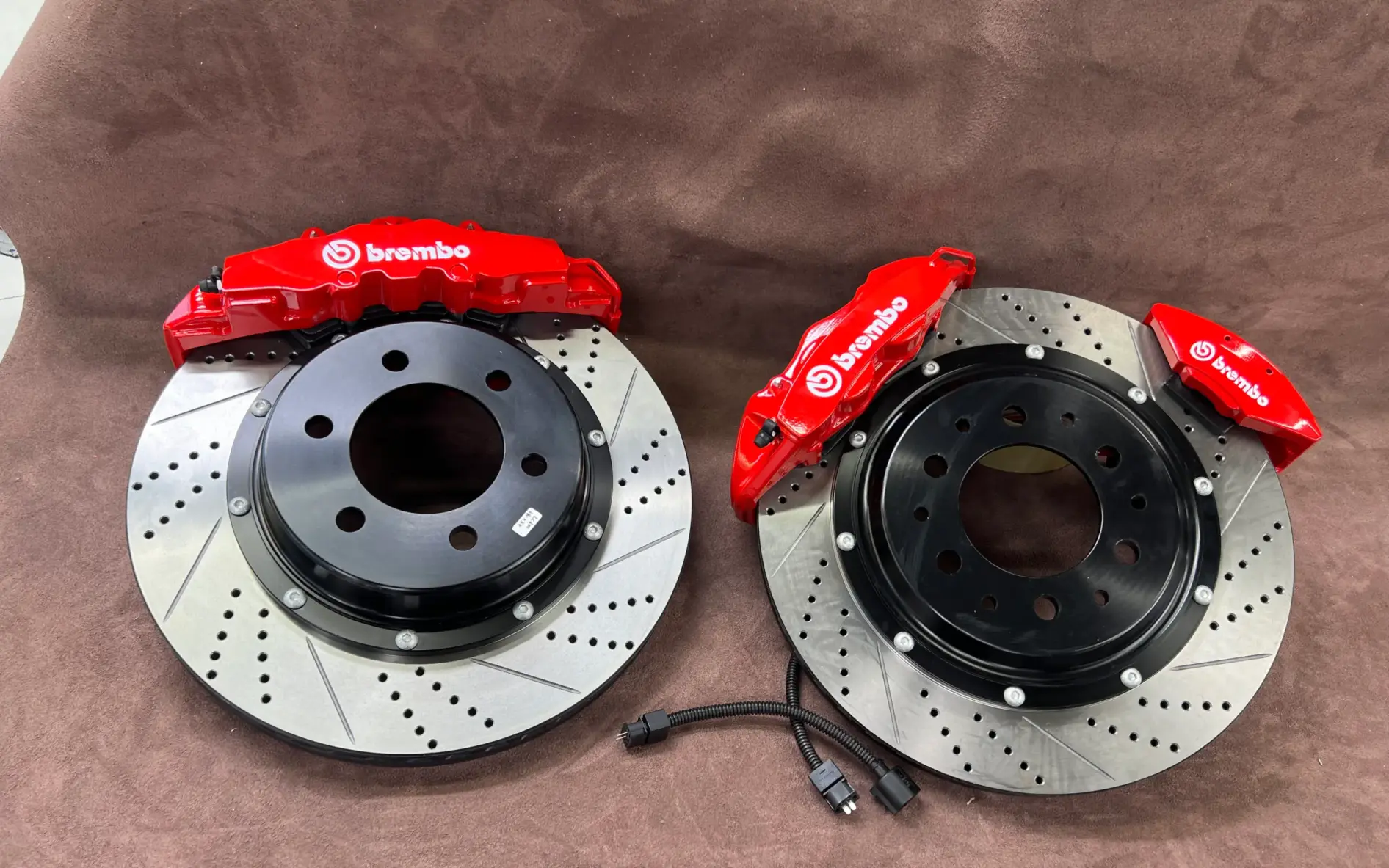Brembo brake kit for Toyota Land Cruiser 300