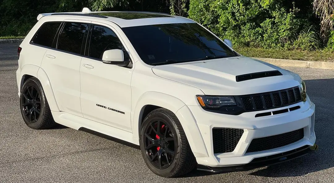Demon hood for Jeep Grand Cherokee WK2