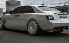 Carbon rear spoiler for Rolls-Royce Ghost