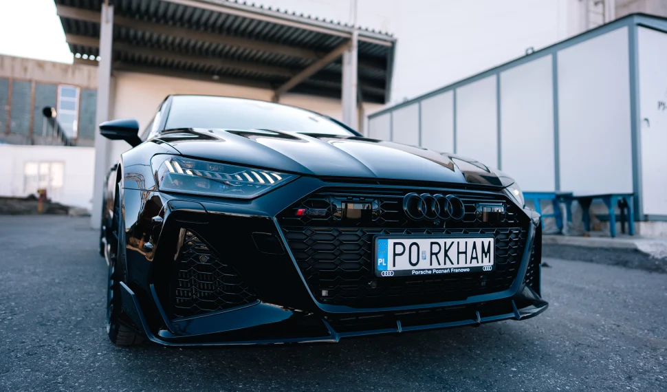 Front bumper splitter for Audi RS7