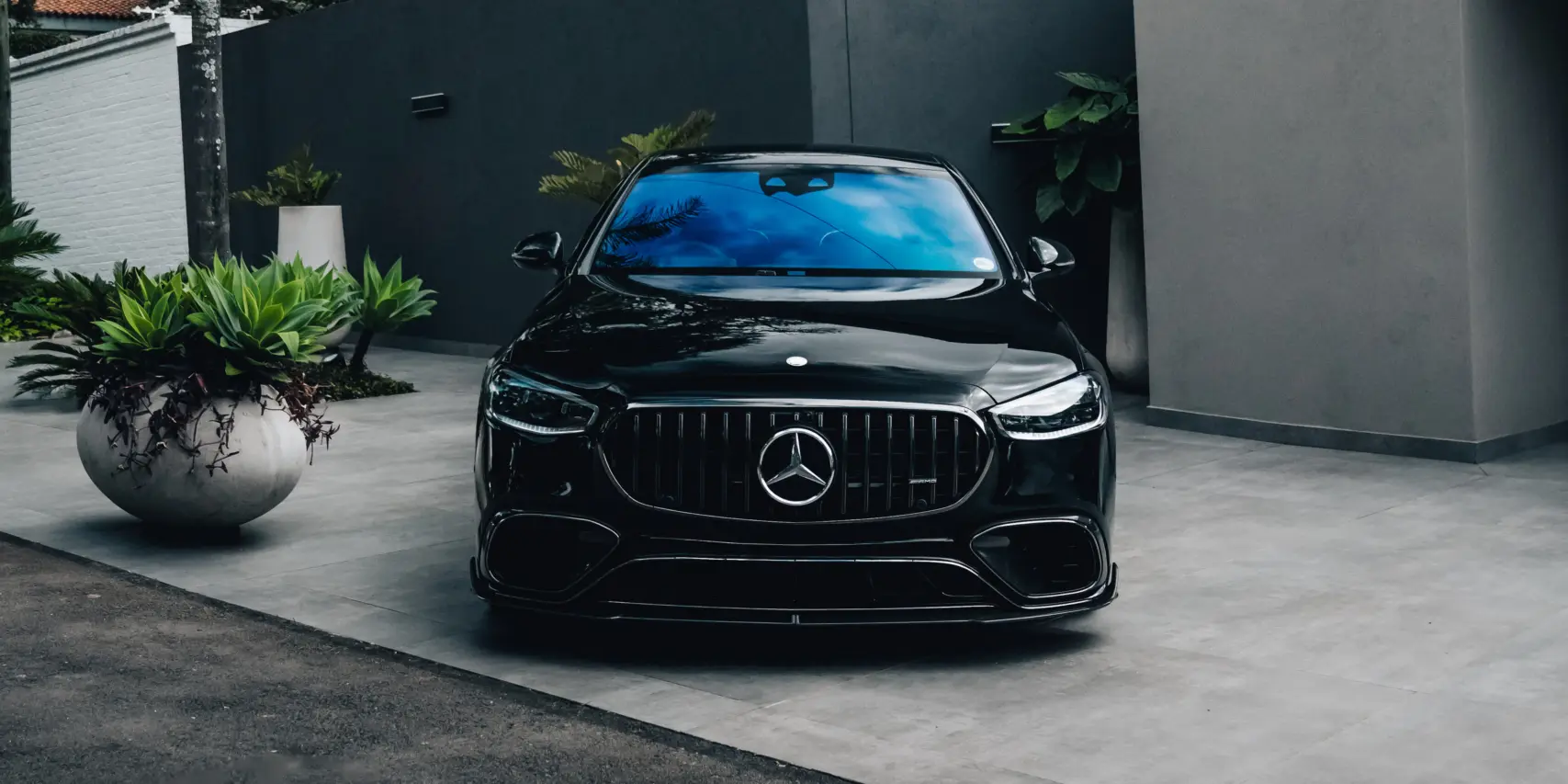 Carbon-Bodykit von RNG Design für Mercedes-Benz S63 E in Südafrika