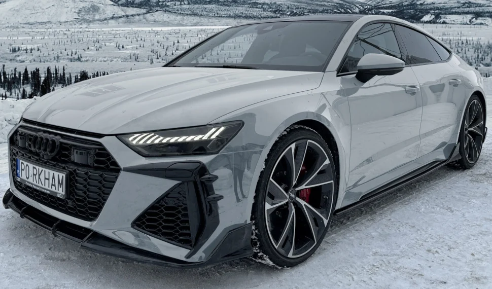 Front bumper splitter for Audi RS7