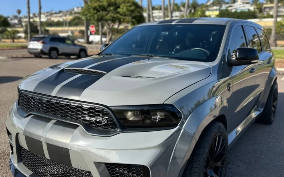Front bumper with splitter for Dodge Durango