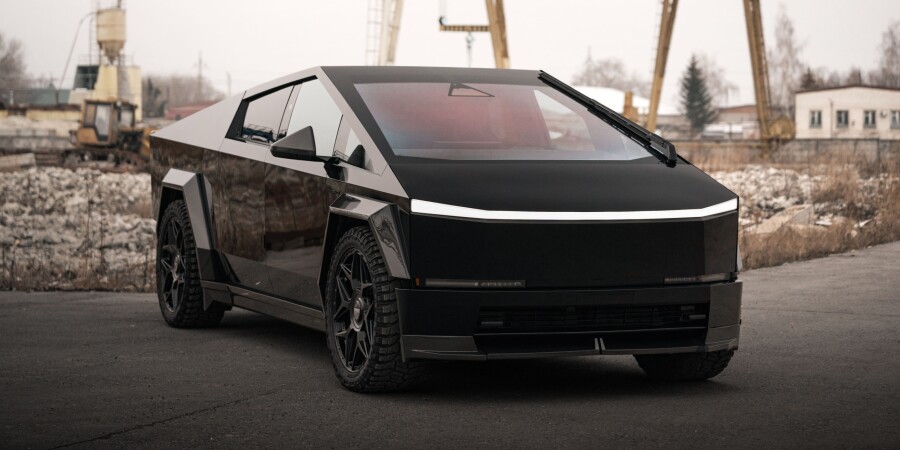 Der weltweit erste Cybertruck mit Carbon-Kit von RNG Design