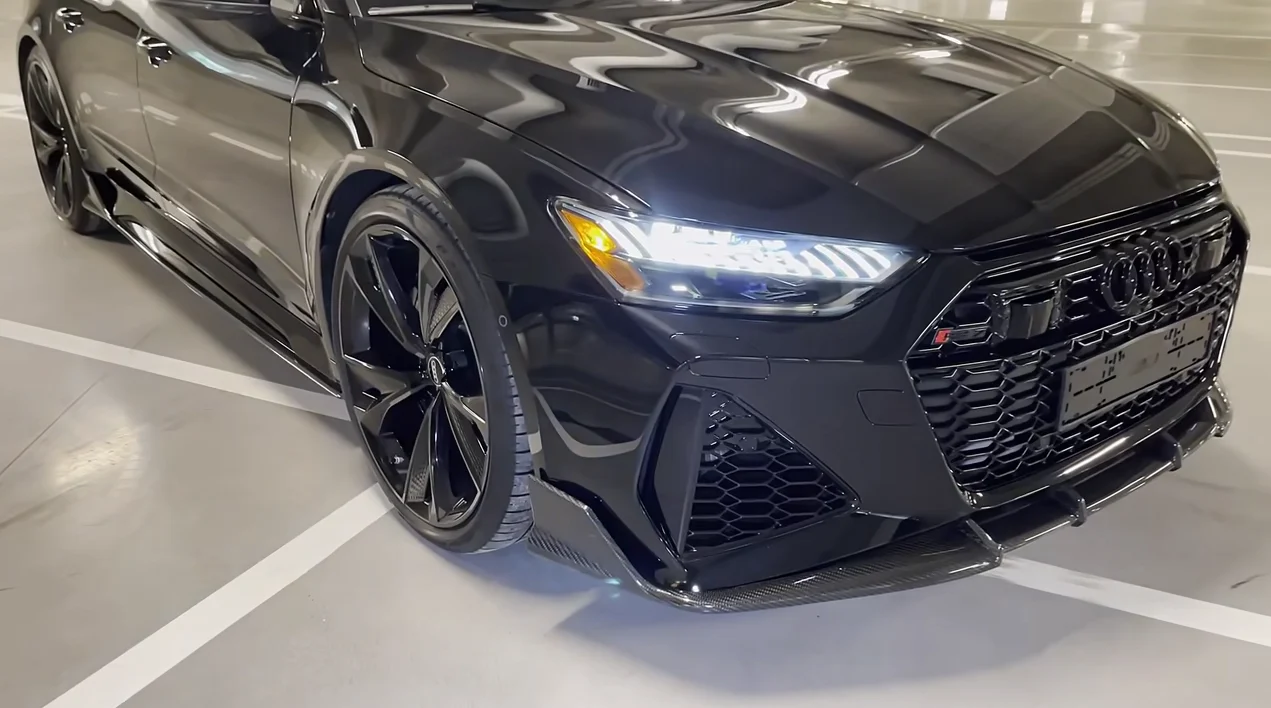 Front bumper splitter for Audi RS7