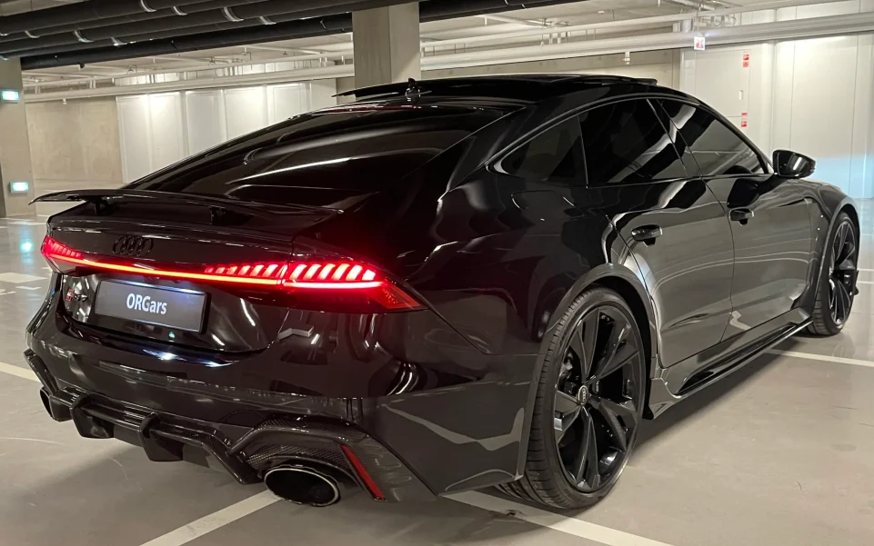 Carbon diffuser for Audi RS7