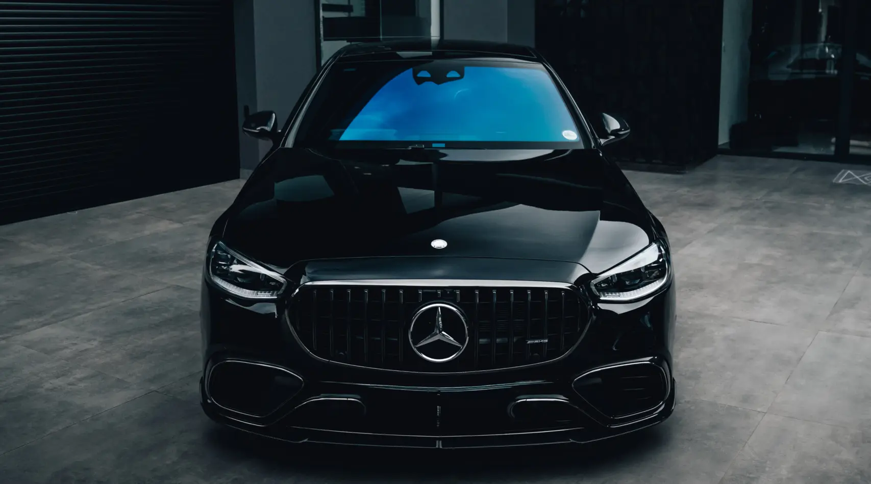 Carbon-Bodykit von RNG Design für Mercedes-Benz S63 E in Südafrika