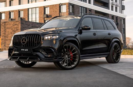 Mercedes-Benz GLS 167 mit schwarzen Glanzteilen in Moskau