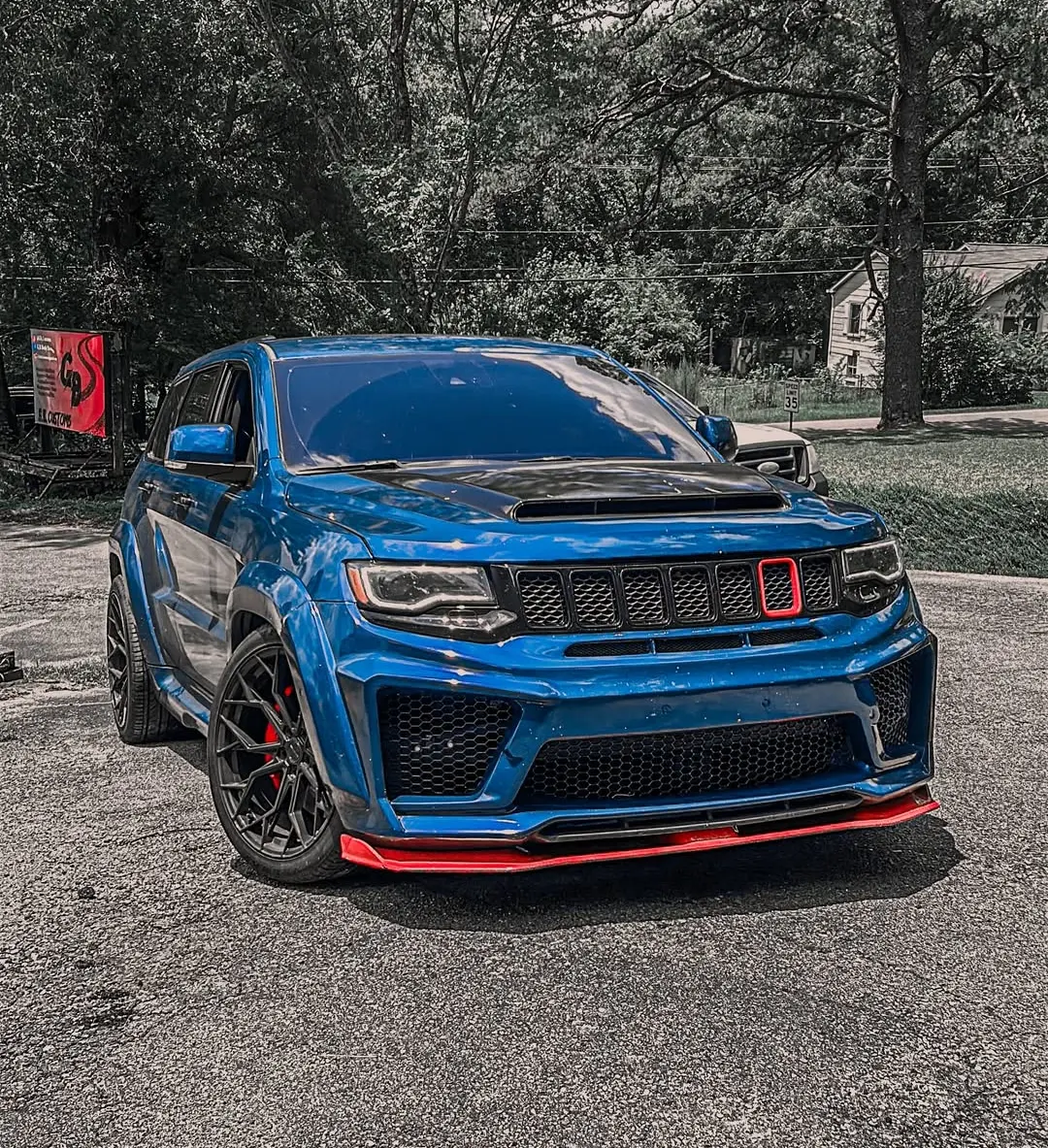 Demon hood for Jeep Grand Cherokee WK2
