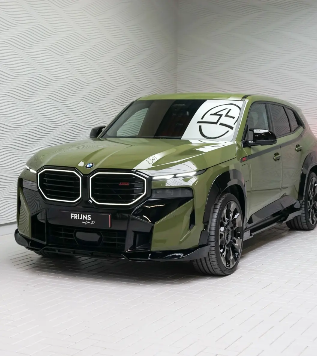 Militärgrüner XM mit kompletter Ausrüstung für Frijns Unlimited BV