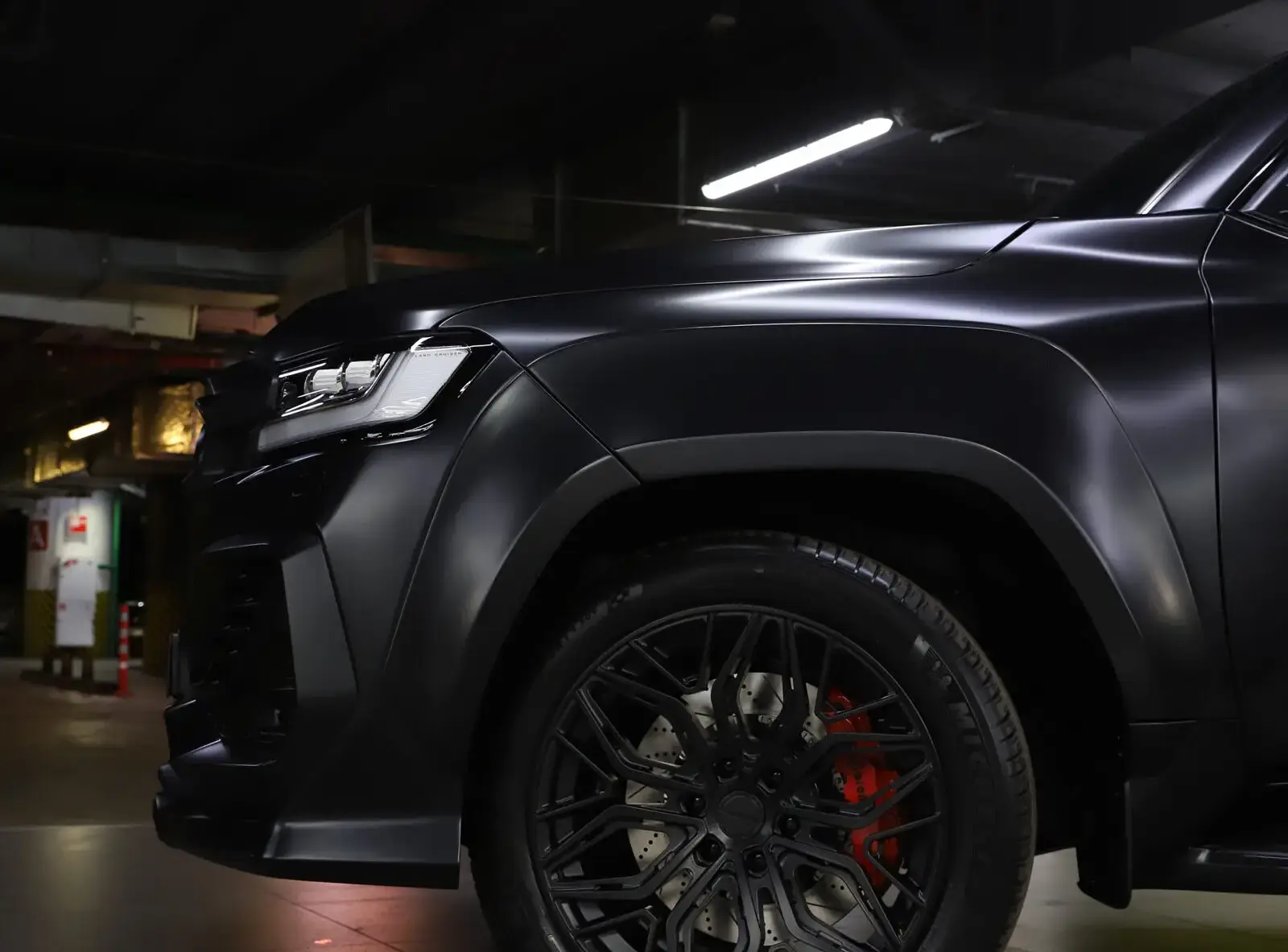 Brembo brake kit for Toyota Land Cruiser 300