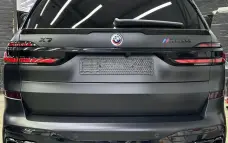 Rear spoiler for BMW X7
