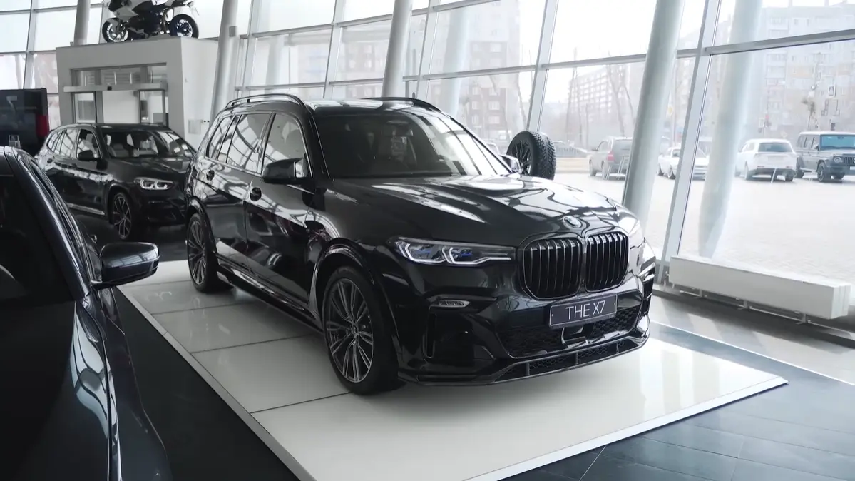 Carbon front bumper inserts for BMW X7