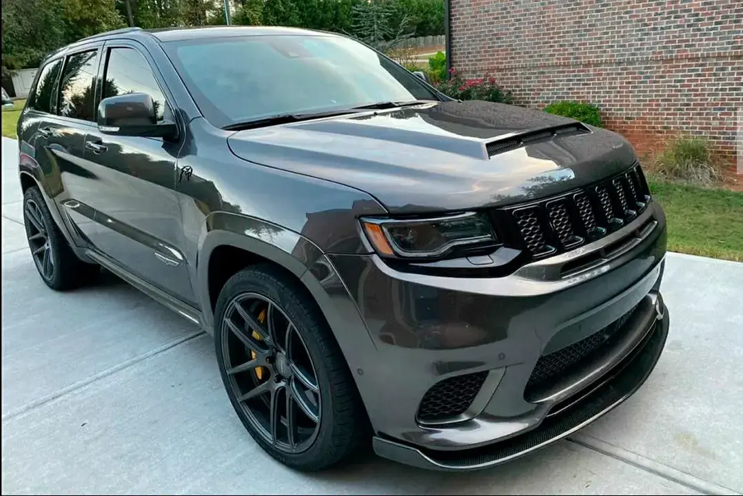 Demon hood for Jeep Grand Cherokee WK2