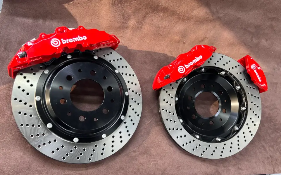Brembo brake kit for Toyota Land Cruiser 300