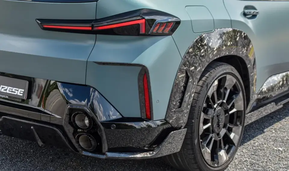 Carbon Heckstoßstangeneinsätze für BMW XM