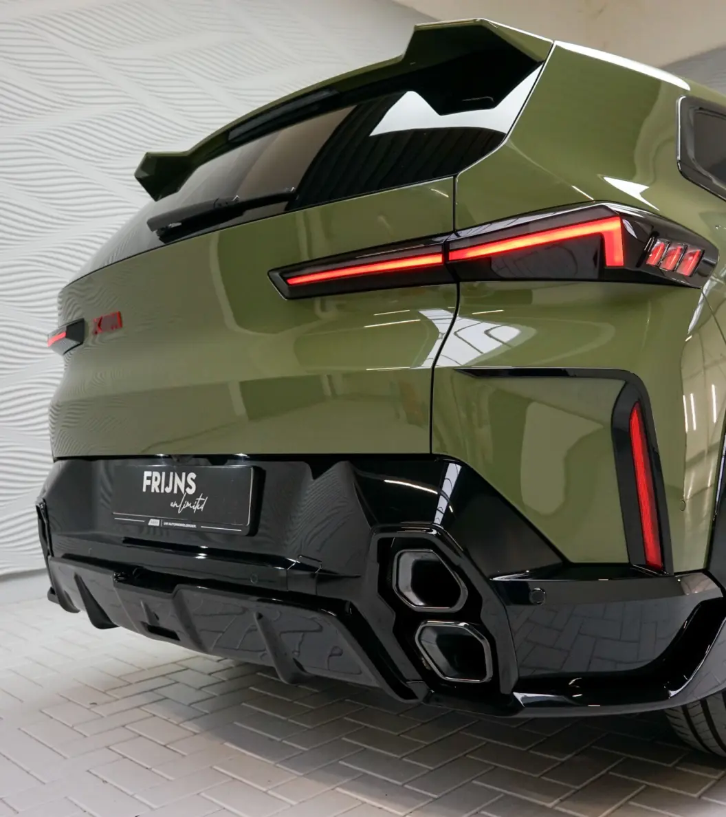 Militärgrüner XM mit kompletter Ausrüstung für Frijns Unlimited BV
