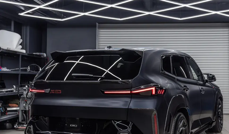 Carbon-Heckmittelspoiler für BMW XM