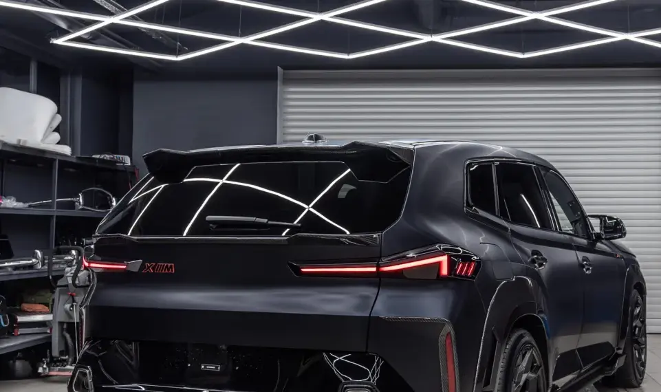 Carbon-Heckmittelspoiler für BMW XM