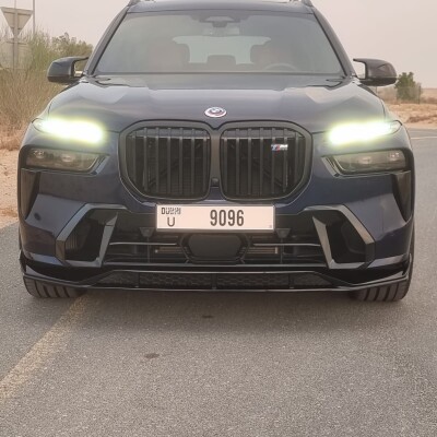 BMW X7 LCI Tansanitblau Dubai