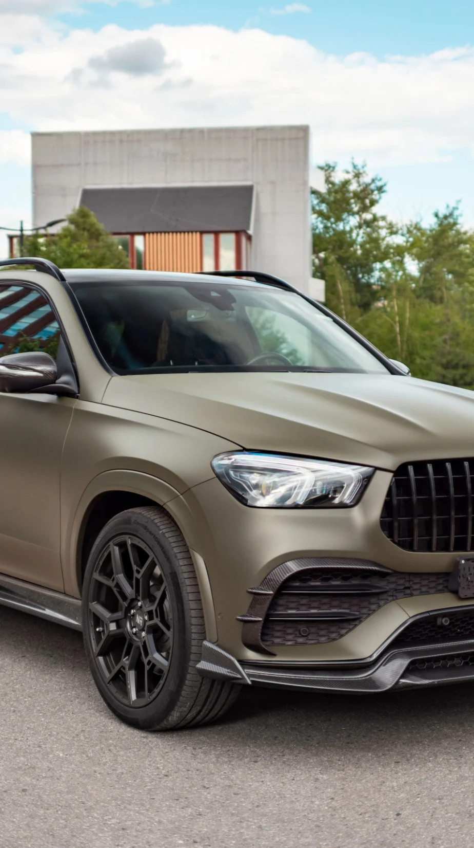 Mercedes-Benz GLE V167 in Matt-Khaki: komplettes 6K Carbon und Schmiederäder — Präsenz ohne Kompromisse