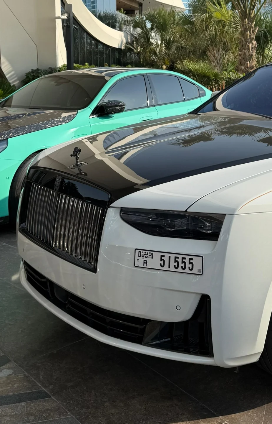 BMW M5 G90 und Rolls-Royce Ghost 2 in Dubai: Zwei exklusive Projekte von Renegade Design