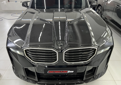 Полностью карбоновый BMW XM с новым капотом