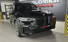 Carbon front bumper inserts for BMW X7