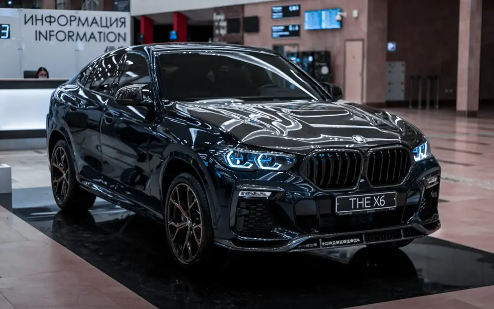 Carbon hood for BMW X6 G06 / F96