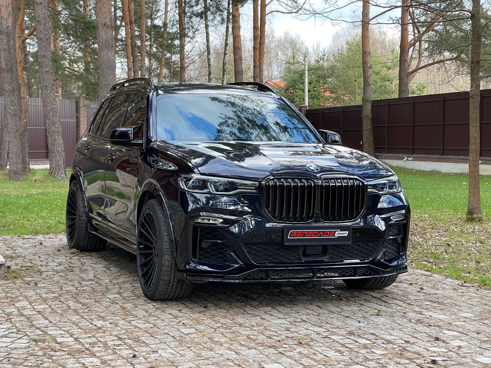 Wide body elements for BMW X7 Renegade Design