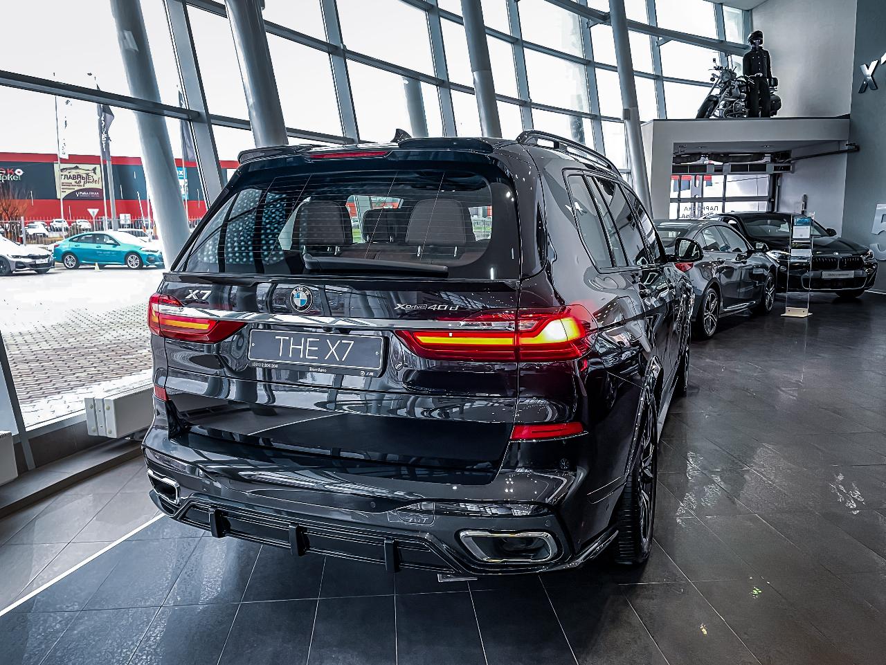 Rear spoiler for BMW X7 Renegade Design