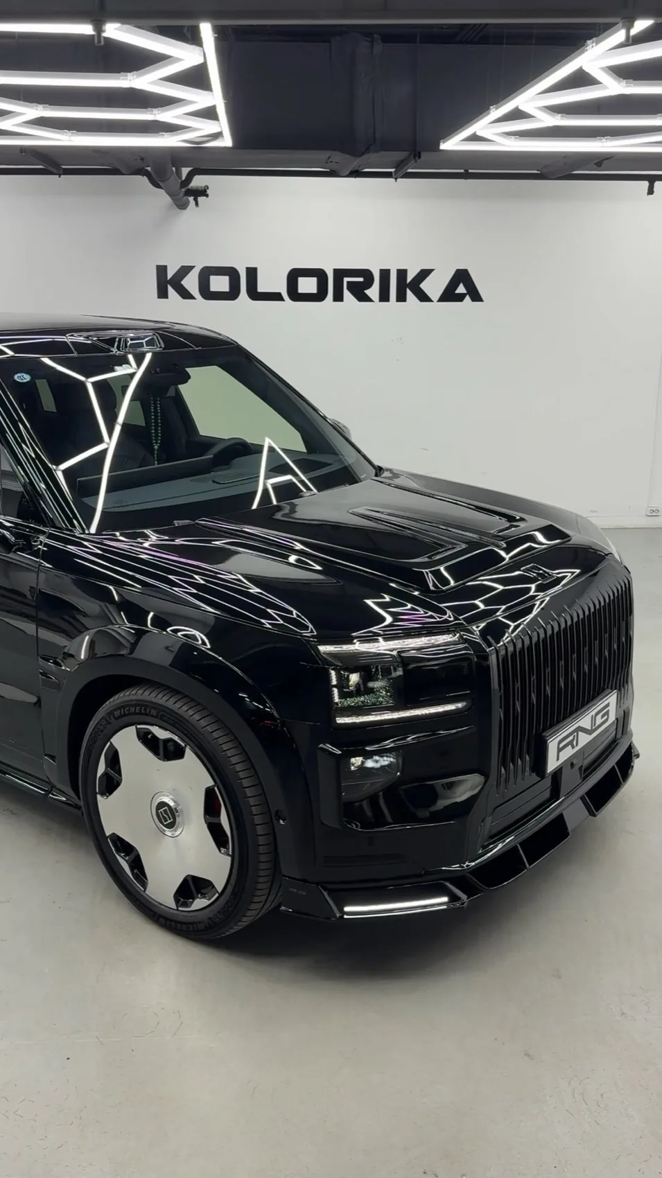 Carbon Zeekr 9X, front three-quarter
